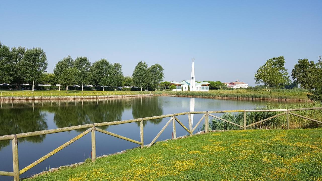Robinia/Pinetine Lido Altanea Leilighet Caorle Eksteriør bilde
